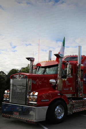 watch-Rides Down Under: Aussie Truckers (TV Series 2023– ) 2023