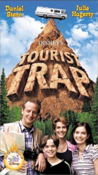 watch-Tourist Trap (1998)